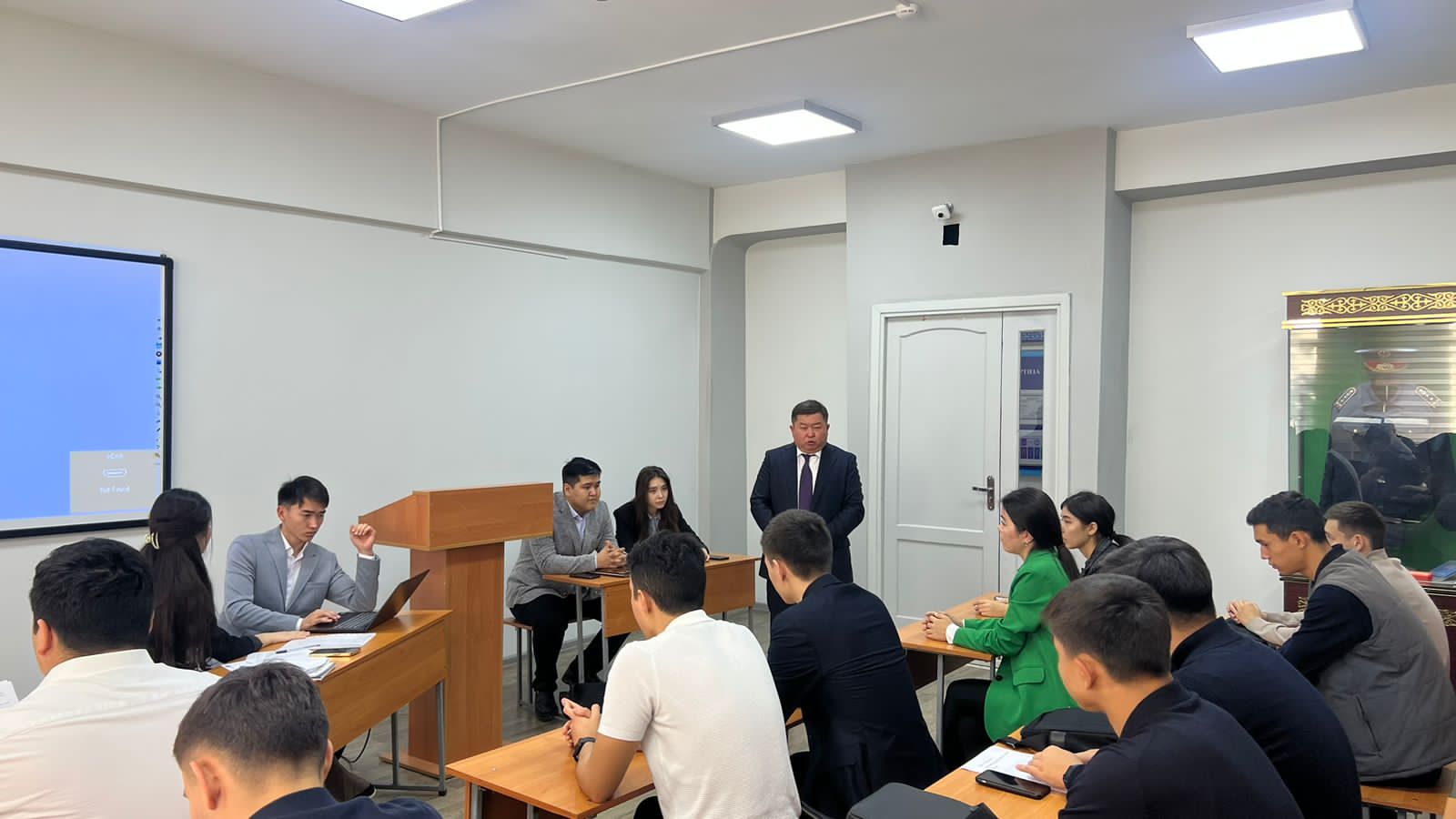 " БҰҰ-ның ТМД бойынша саммитіндегі  Қазақстан Президентінің рөлі"тақырыбындадөңгелек үстел